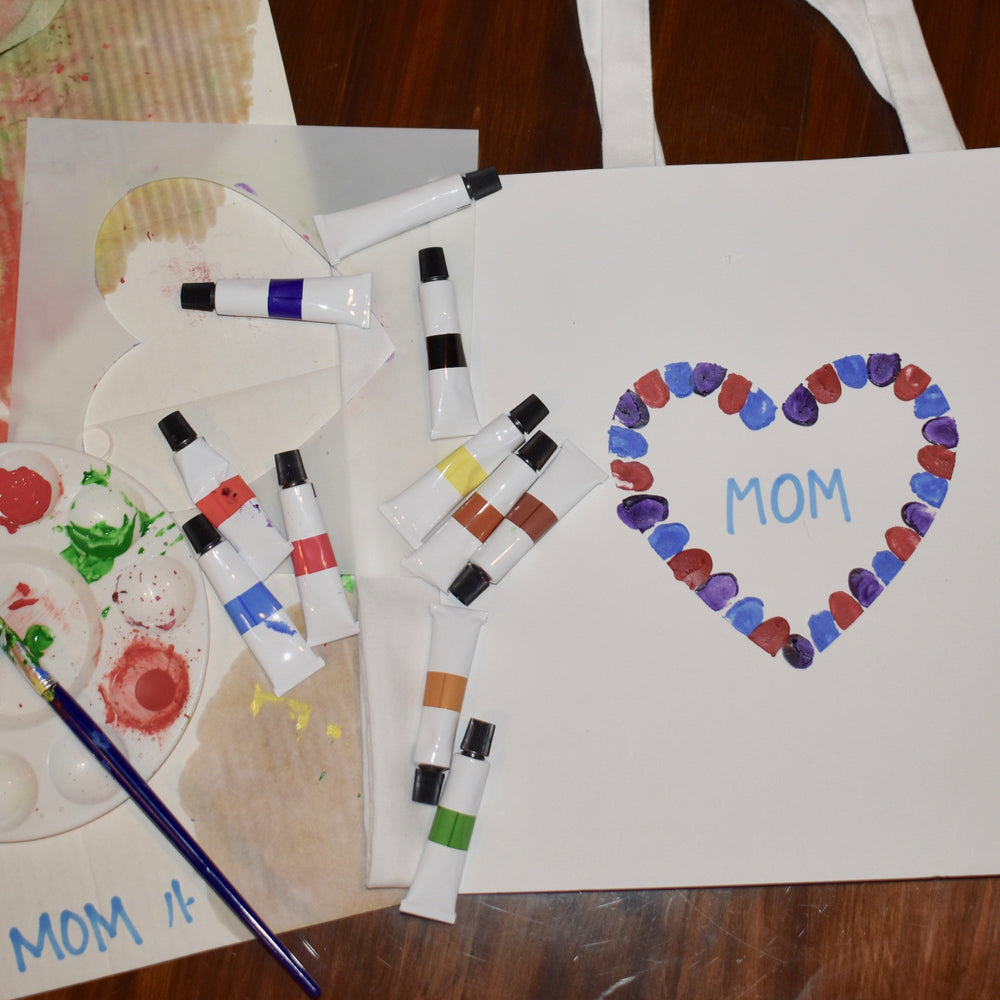 stylewithmeaning.com 31.50 NPAHA04.20 Precious Prints Keepsake Kit - Painted Aprons & Totes for Kids & Pets (EXCLUSIVE)